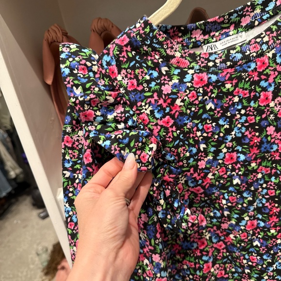 Ruffle Sweatshirt - Picture 4 of 4